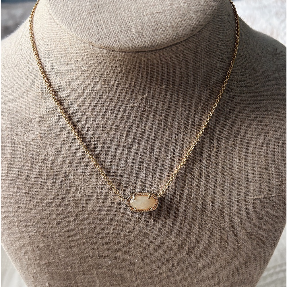 Kendra Scott Elisa Gold Pendent Necklace in Rose Quartz